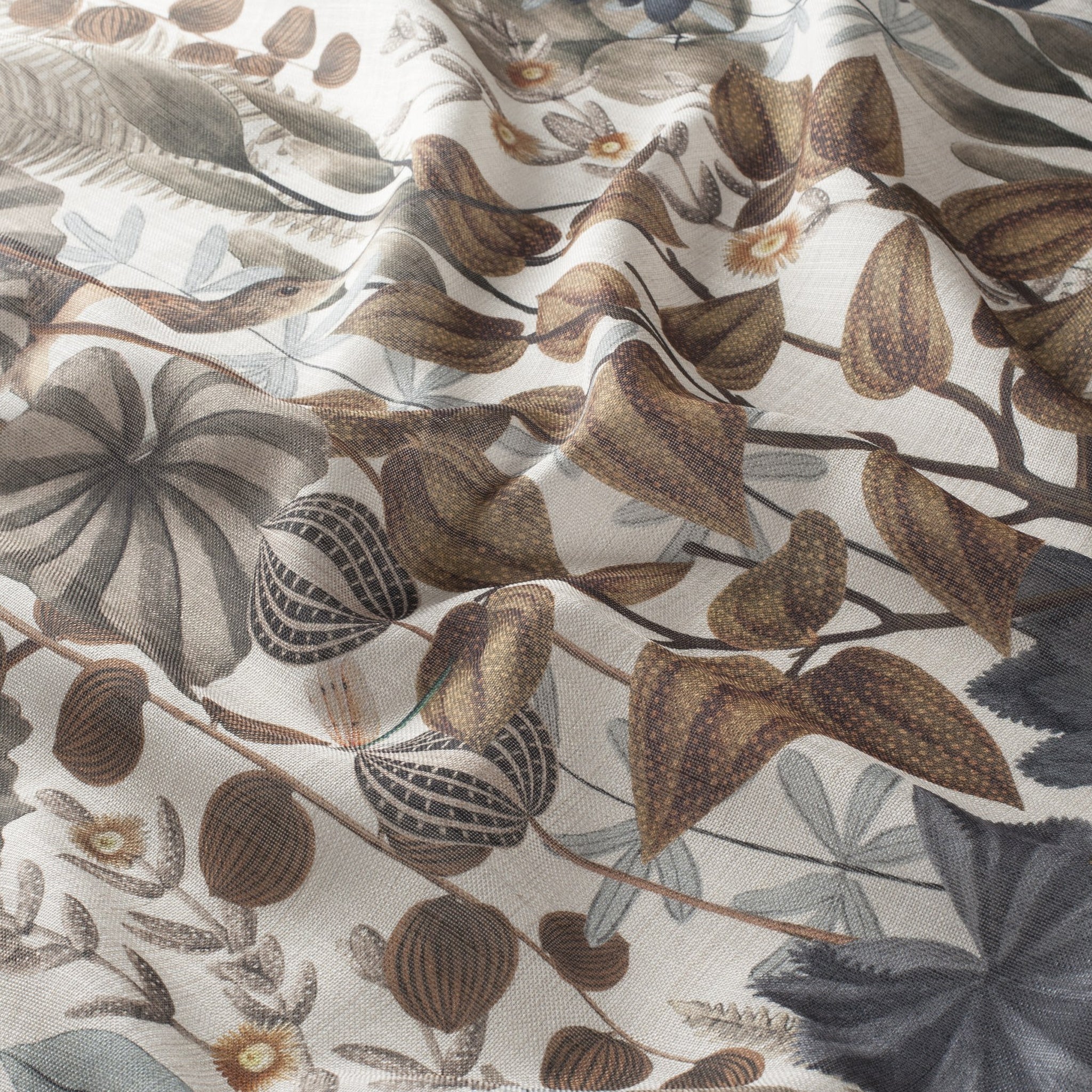 Chivasso Sweet Destiny - Moderne og blomstrede gardiner