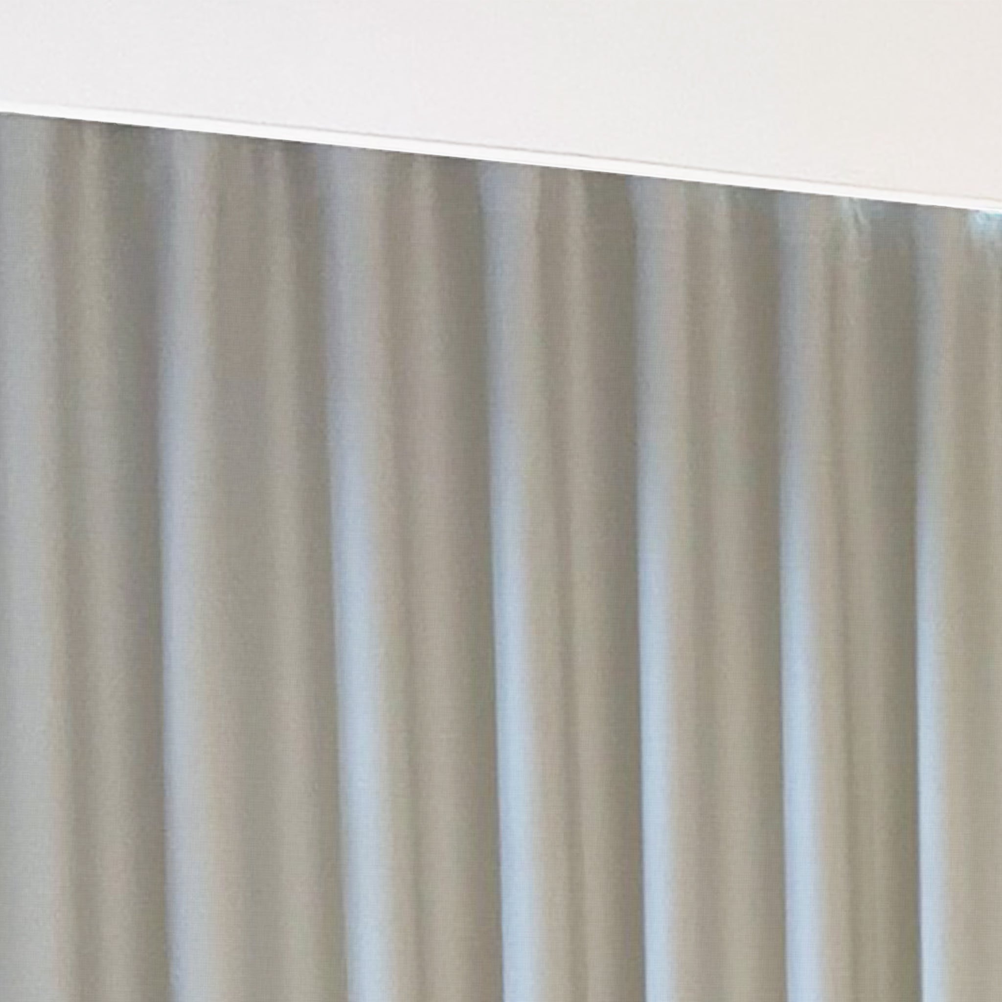 Chance - Let transparent gardin med Trevira CS