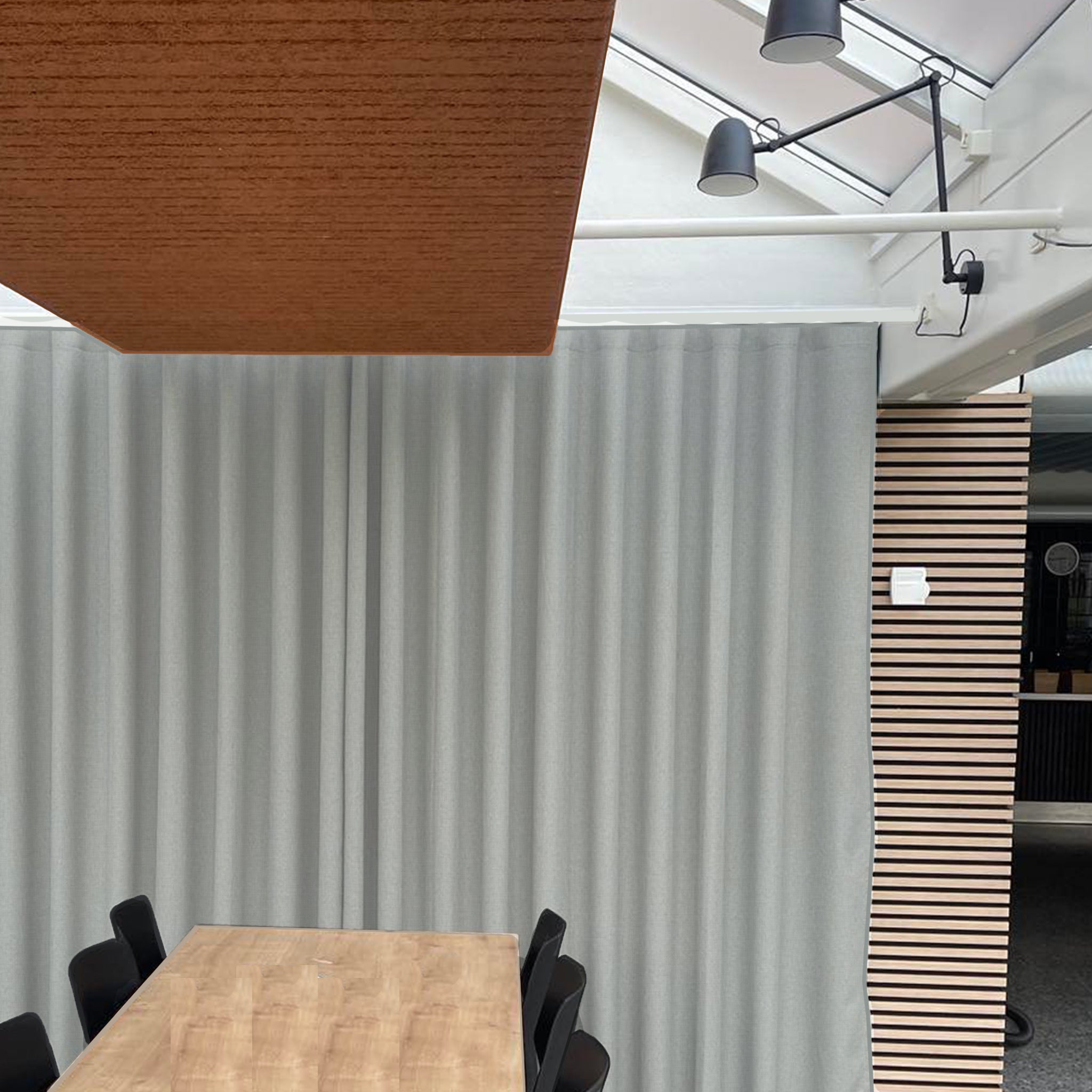 Chance - Let transparent gardin med Trevira CS