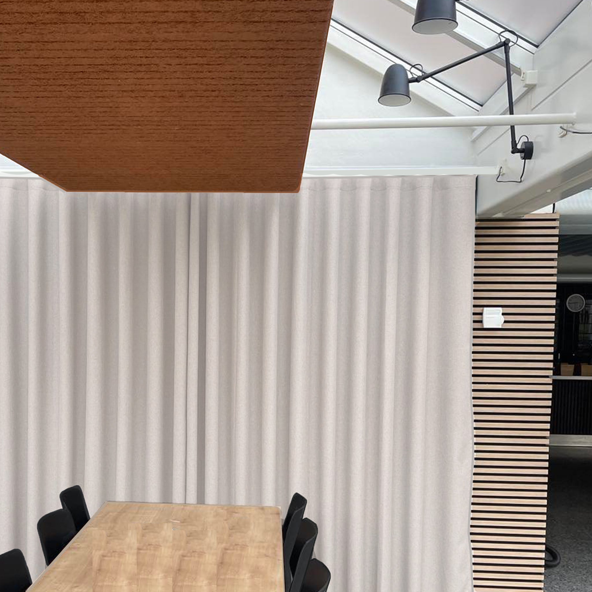 Chance - Let transparent gardin med Trevira CS