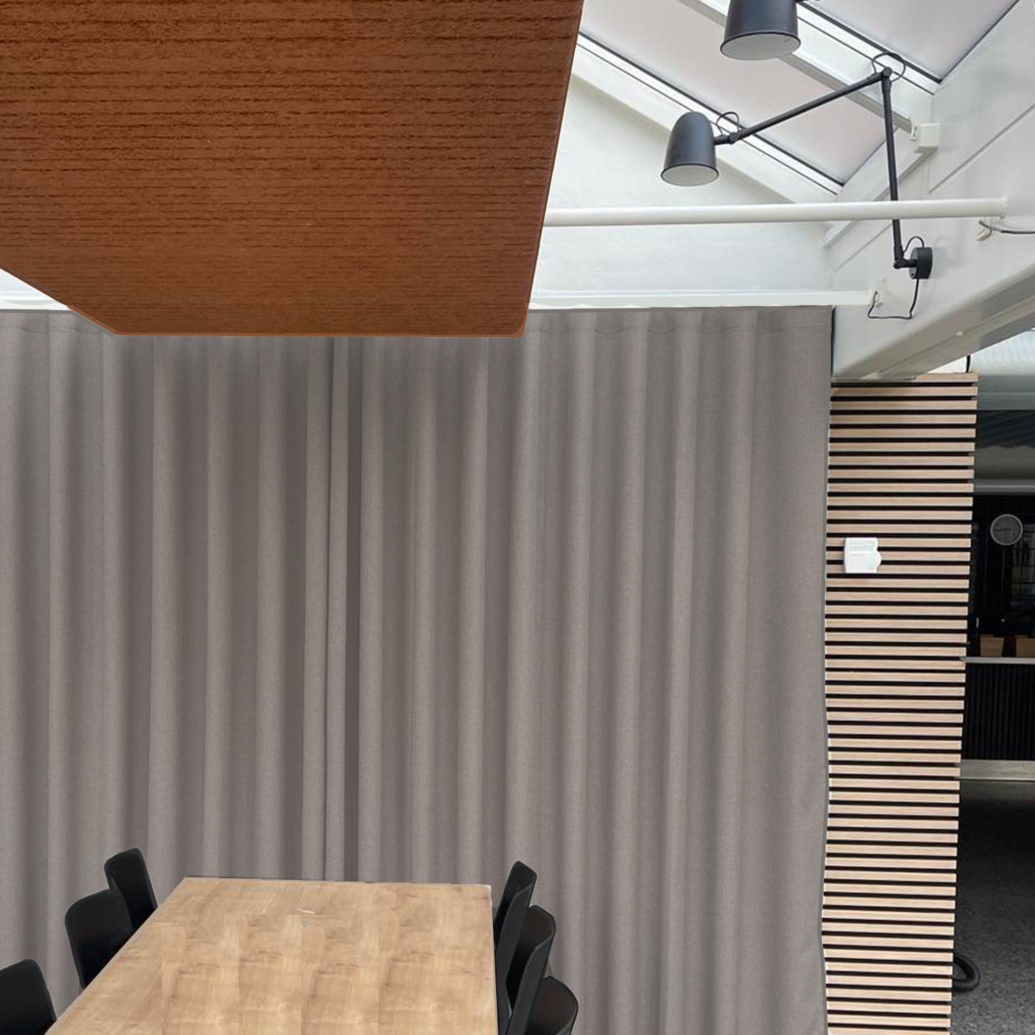 Chance - Let transparent gardin med Trevira CS