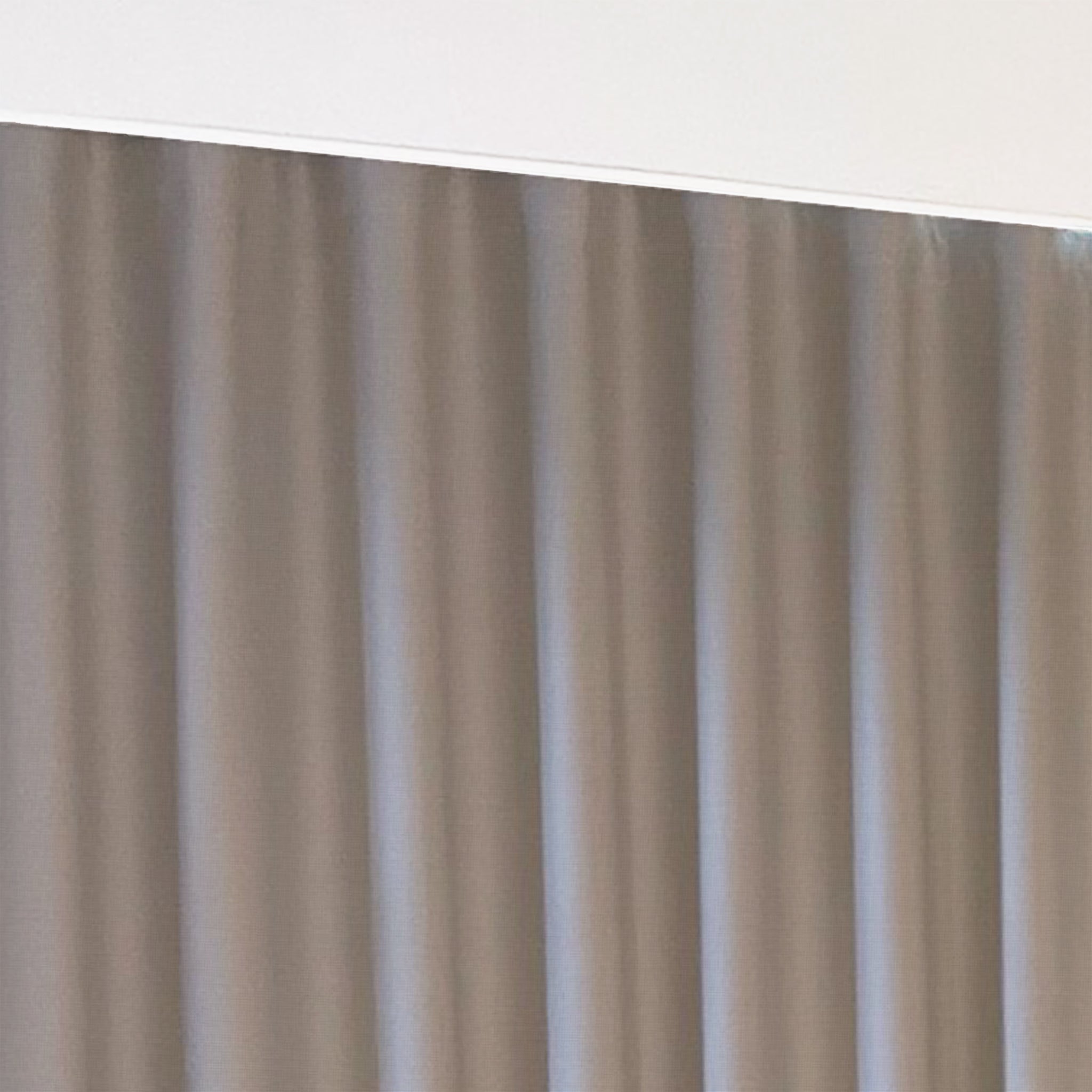 Chance - Let transparent gardin med Trevira CS