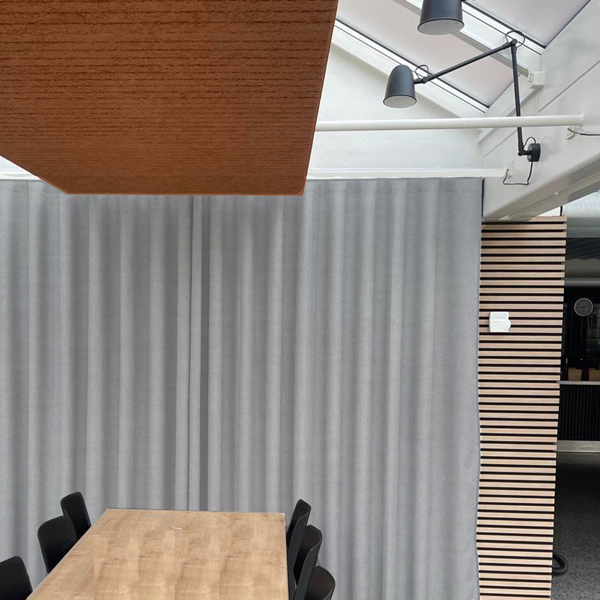 Chance - Let transparent gardin med Trevira CS