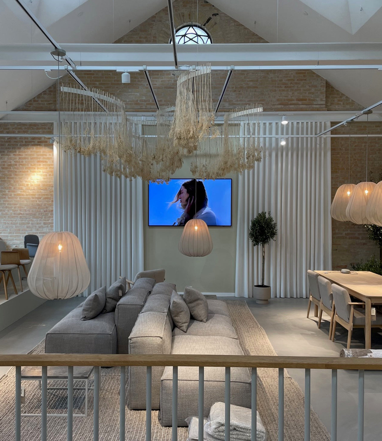 lange gardiner til møderum