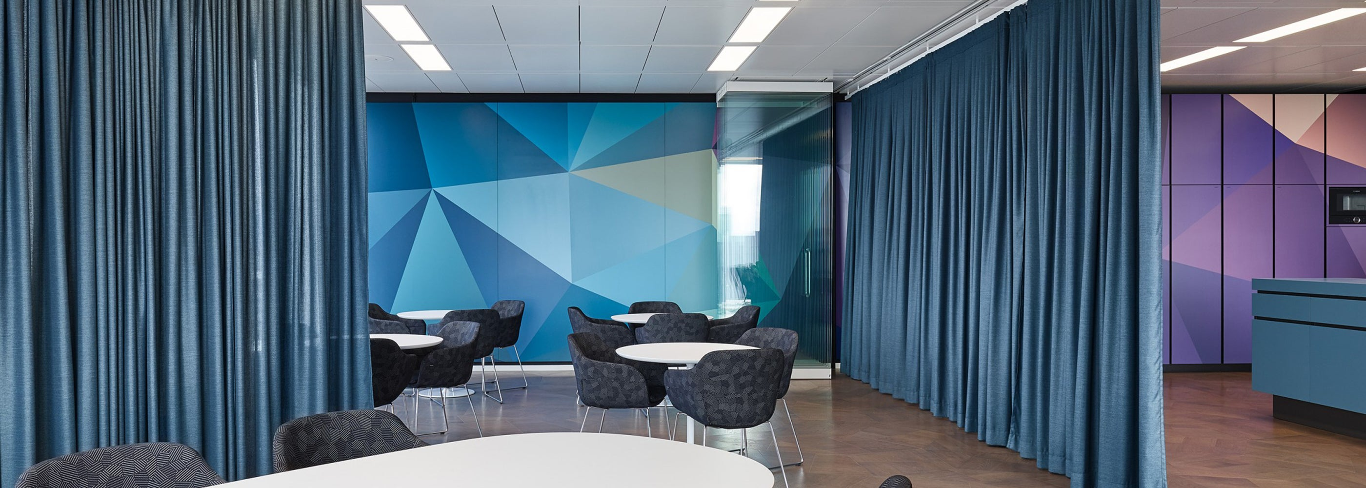 gardiner til kontormiljjø