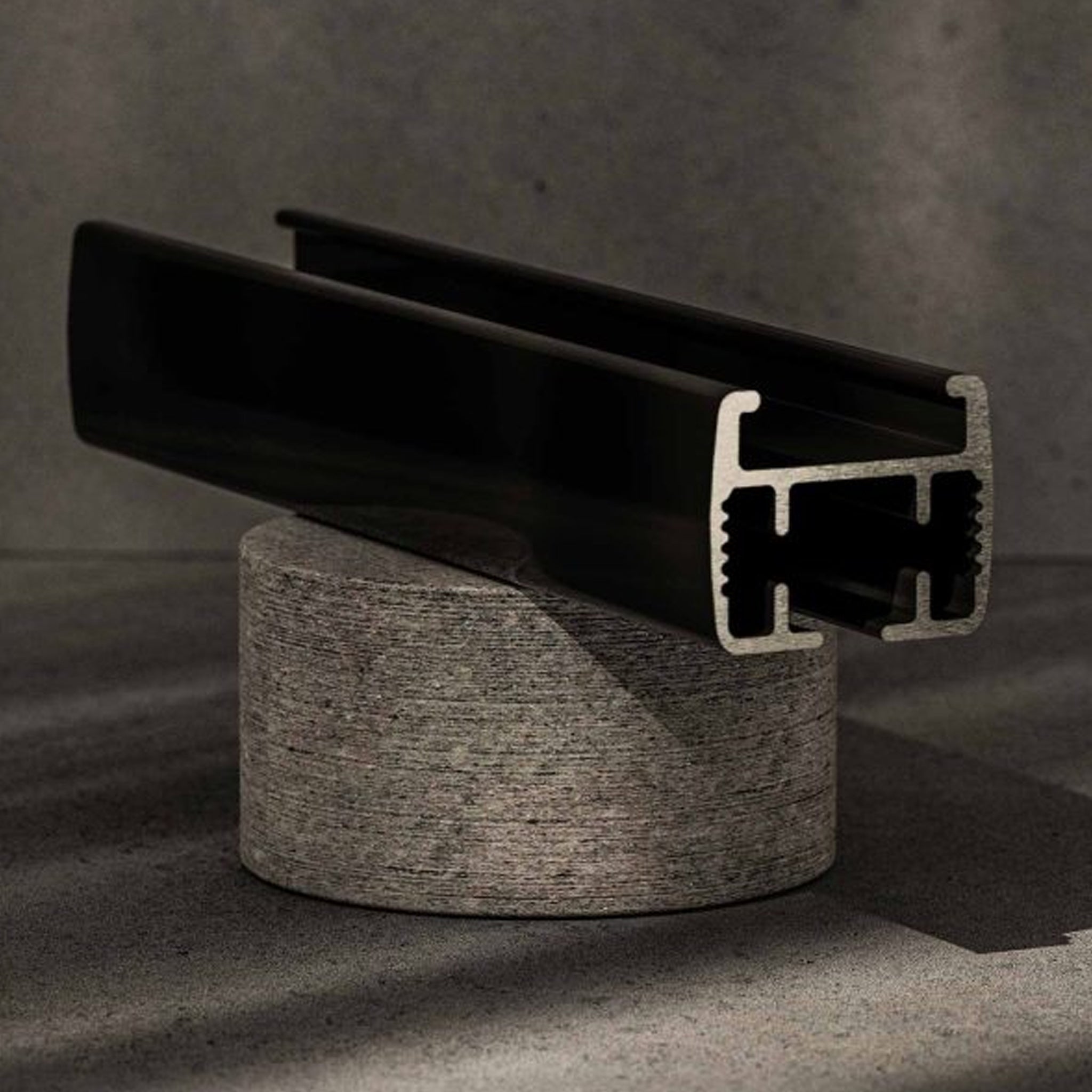 sort gardinskinne til håndtræk