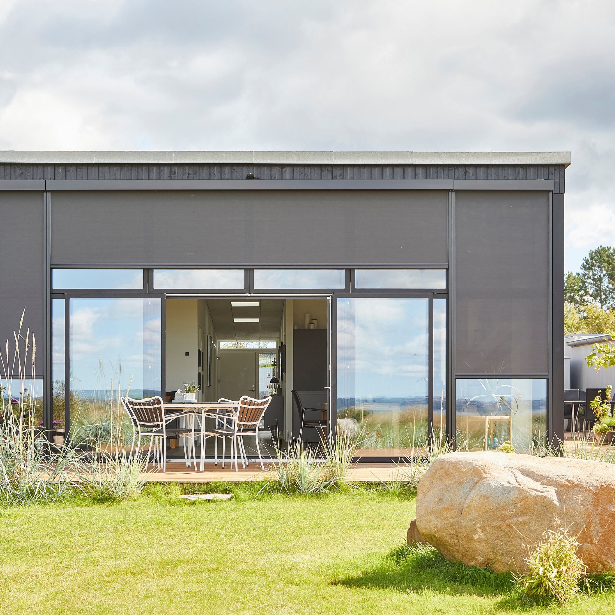 Outdoor Screens