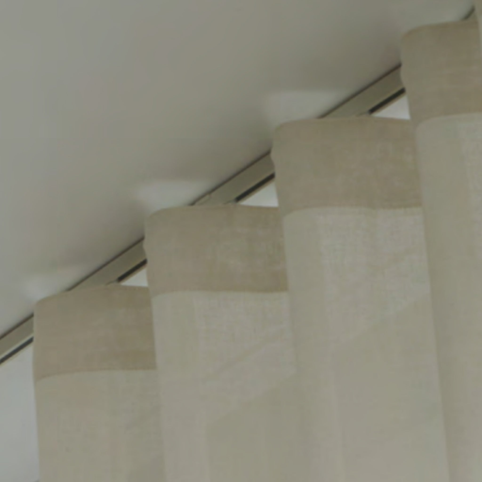 Køb komplet gardinskinne med tilbehør til loungegardiner