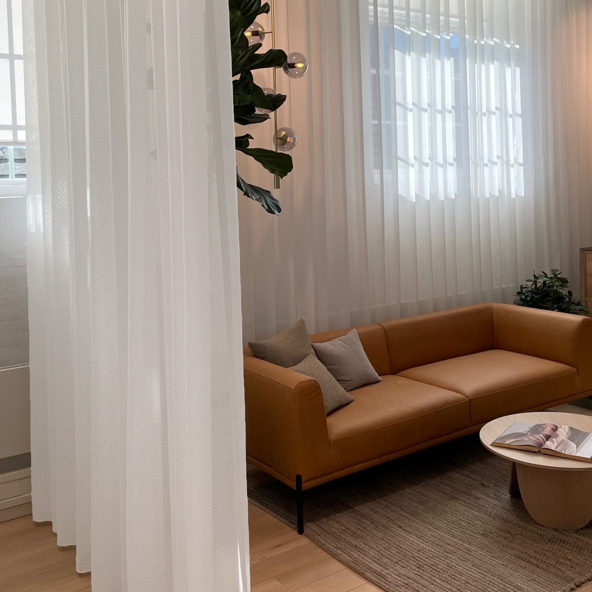 semitransparent gardin til rumdeling