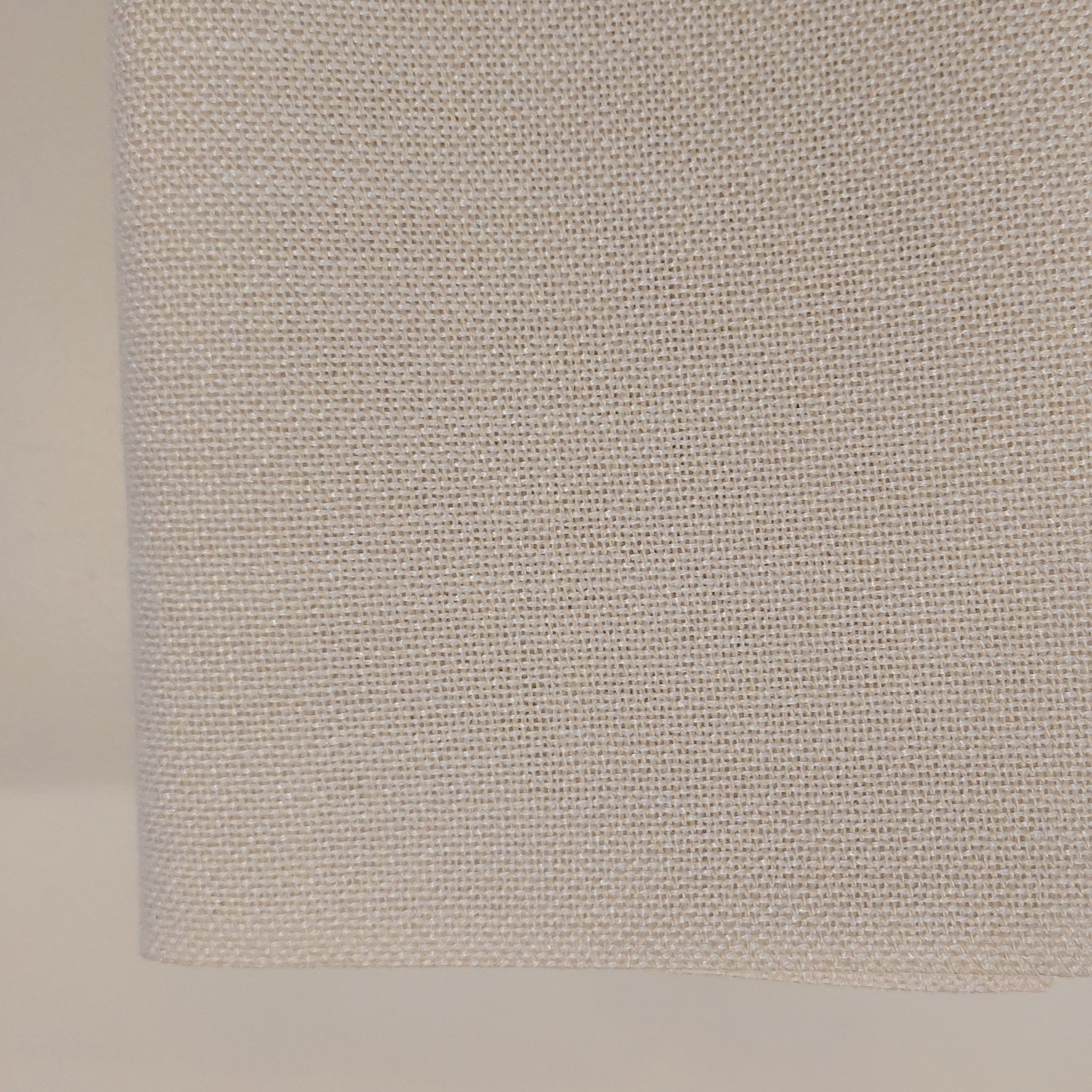 Kvadrat Ginger 2 - Lang stofdug med semi-transparent look